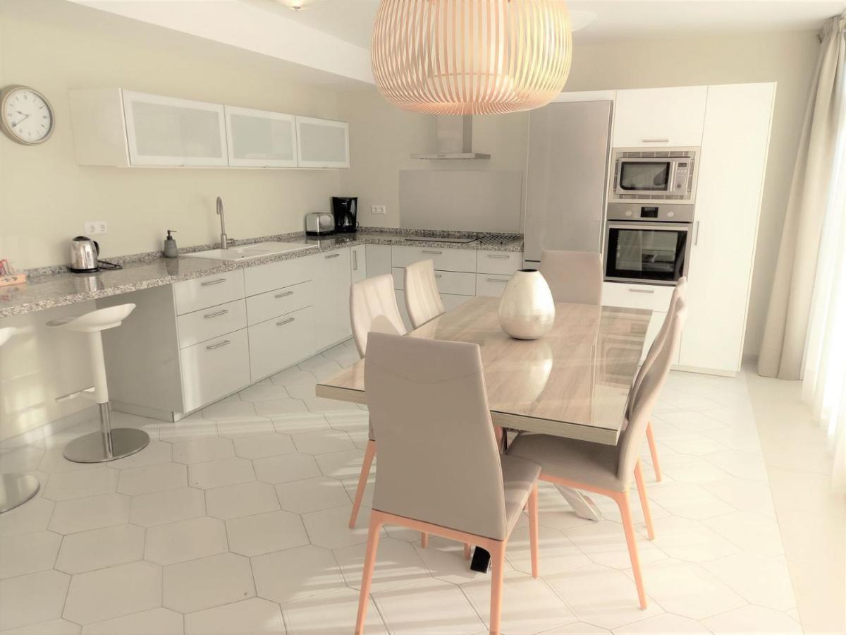 Miraflores Beachfront Penthouse Sitio de Calahonda المظهر الخارجي الصورة