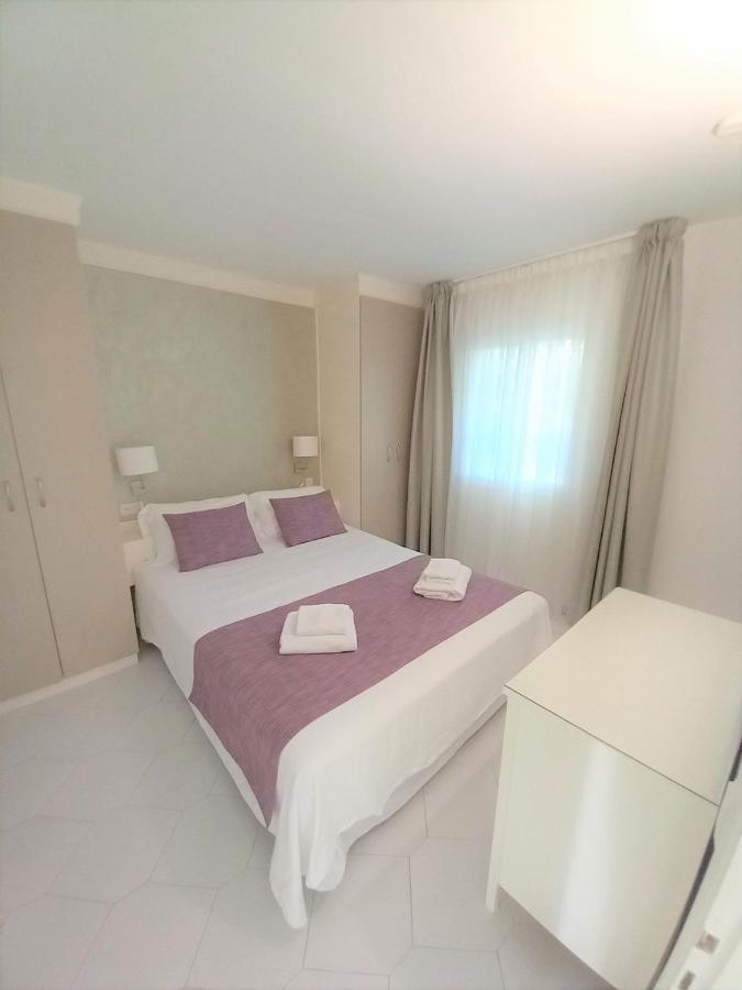 Miraflores Beachfront Penthouse Sitio de Calahonda المظهر الخارجي الصورة