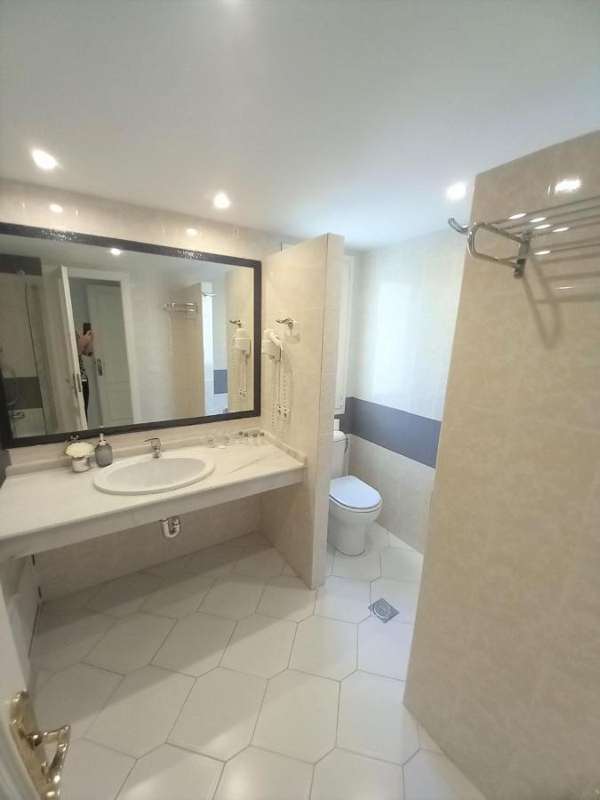 Miraflores Beachfront Penthouse Sitio de Calahonda المظهر الخارجي الصورة