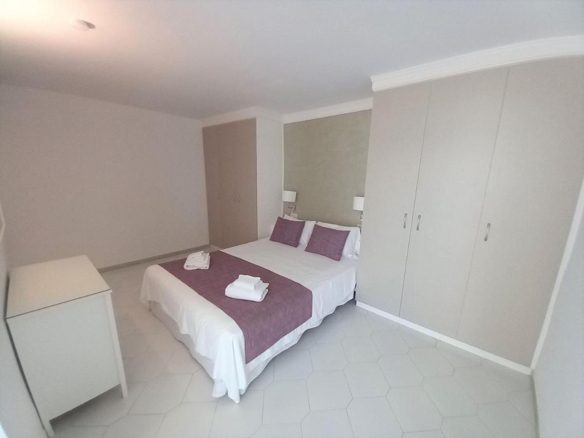 Miraflores Beachfront Penthouse Sitio de Calahonda المظهر الخارجي الصورة