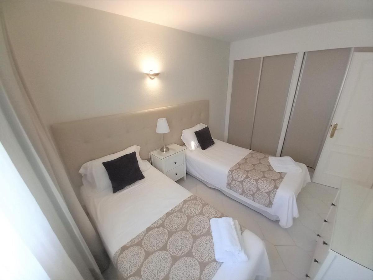Miraflores Beachfront Penthouse Sitio de Calahonda المظهر الخارجي الصورة
