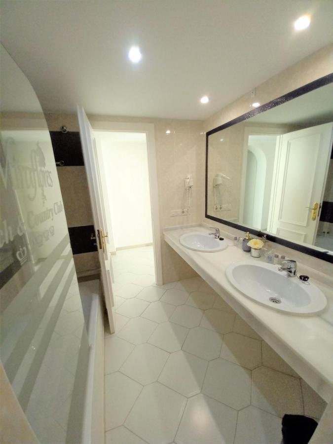 Miraflores Beachfront Penthouse Sitio de Calahonda المظهر الخارجي الصورة