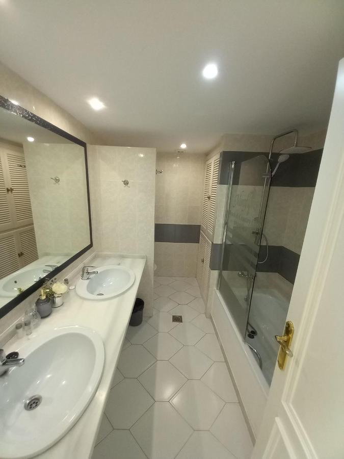 Miraflores Beachfront Penthouse Sitio de Calahonda المظهر الخارجي الصورة