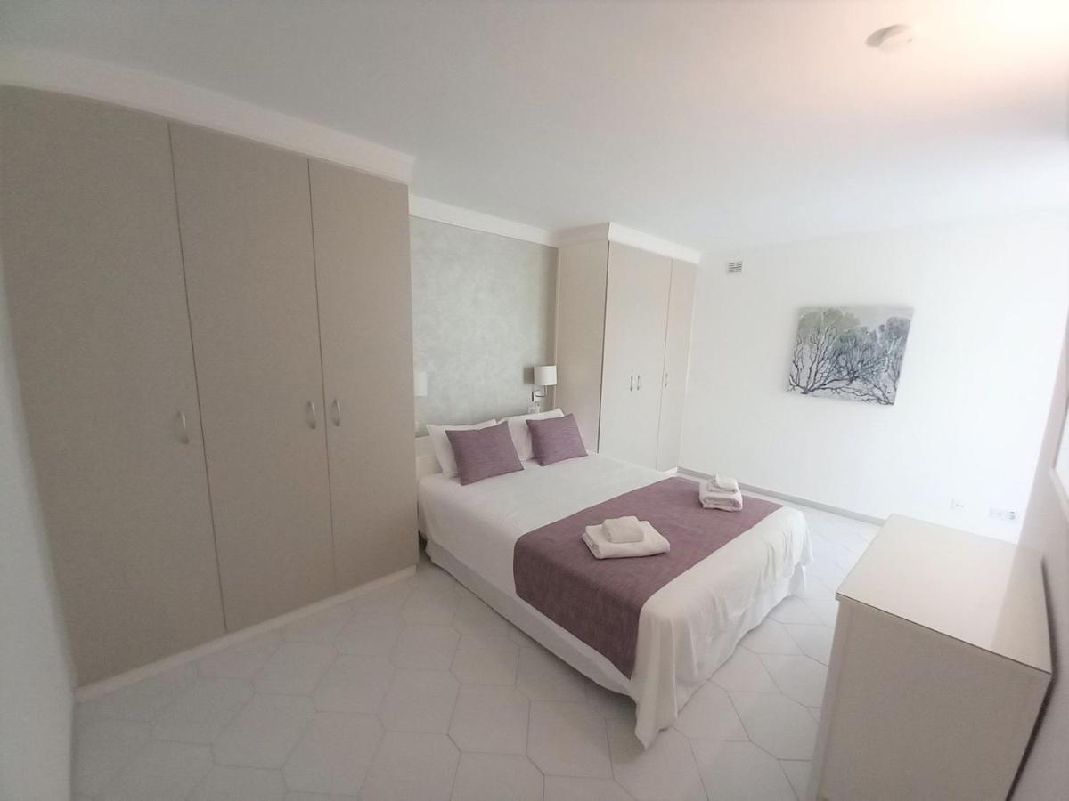 Miraflores Beachfront Penthouse Sitio de Calahonda المظهر الخارجي الصورة