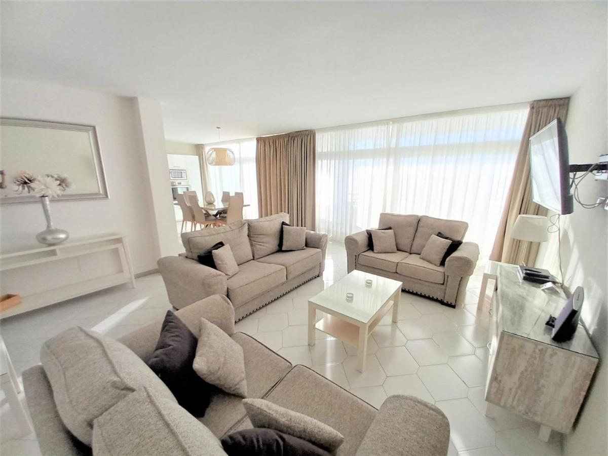 Miraflores Beachfront Penthouse Sitio de Calahonda المظهر الخارجي الصورة