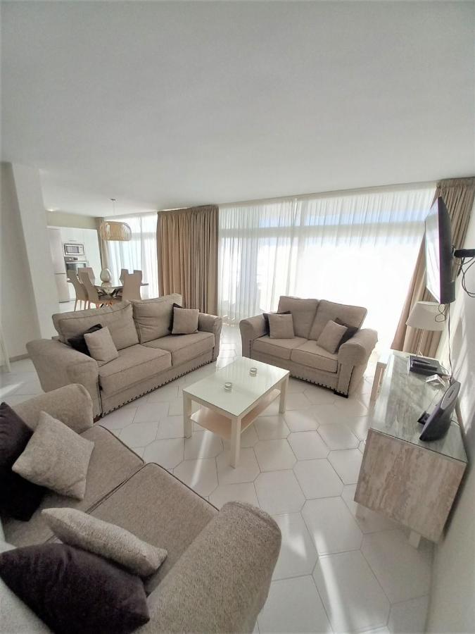 Miraflores Beachfront Penthouse Sitio de Calahonda المظهر الخارجي الصورة
